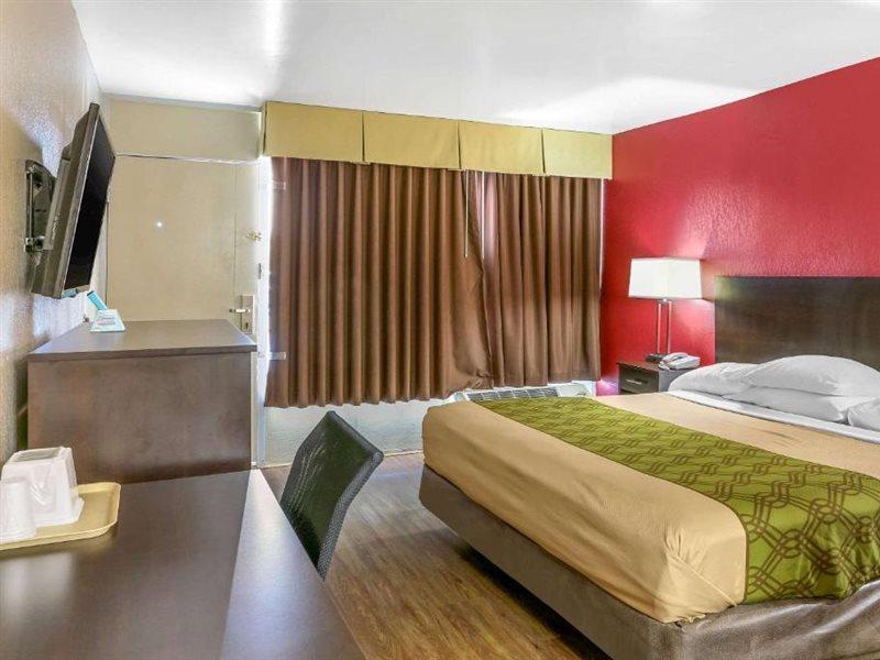 Shorewood Econo Lodge מראה חיצוני תמונה