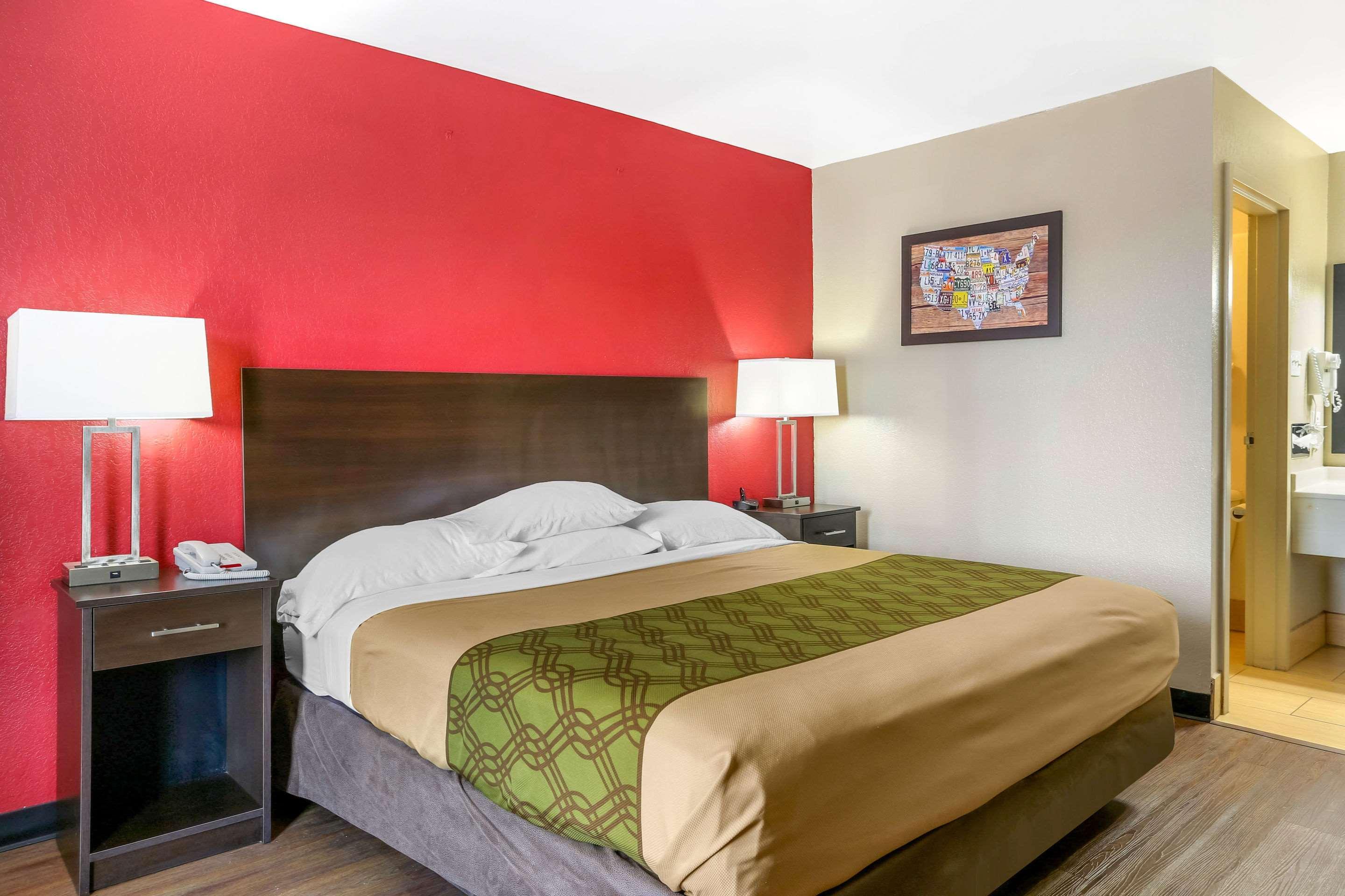 Shorewood Econo Lodge מראה חיצוני תמונה