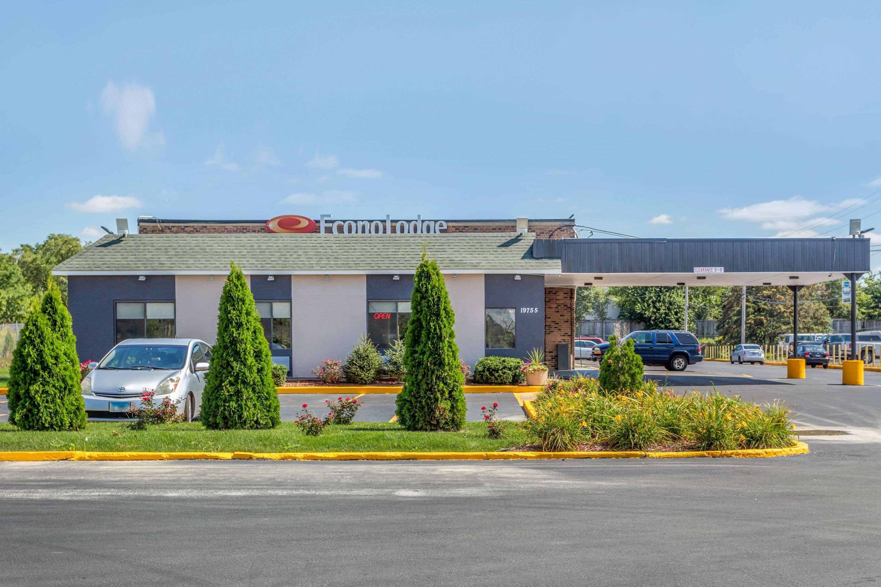 Shorewood Econo Lodge מראה חיצוני תמונה