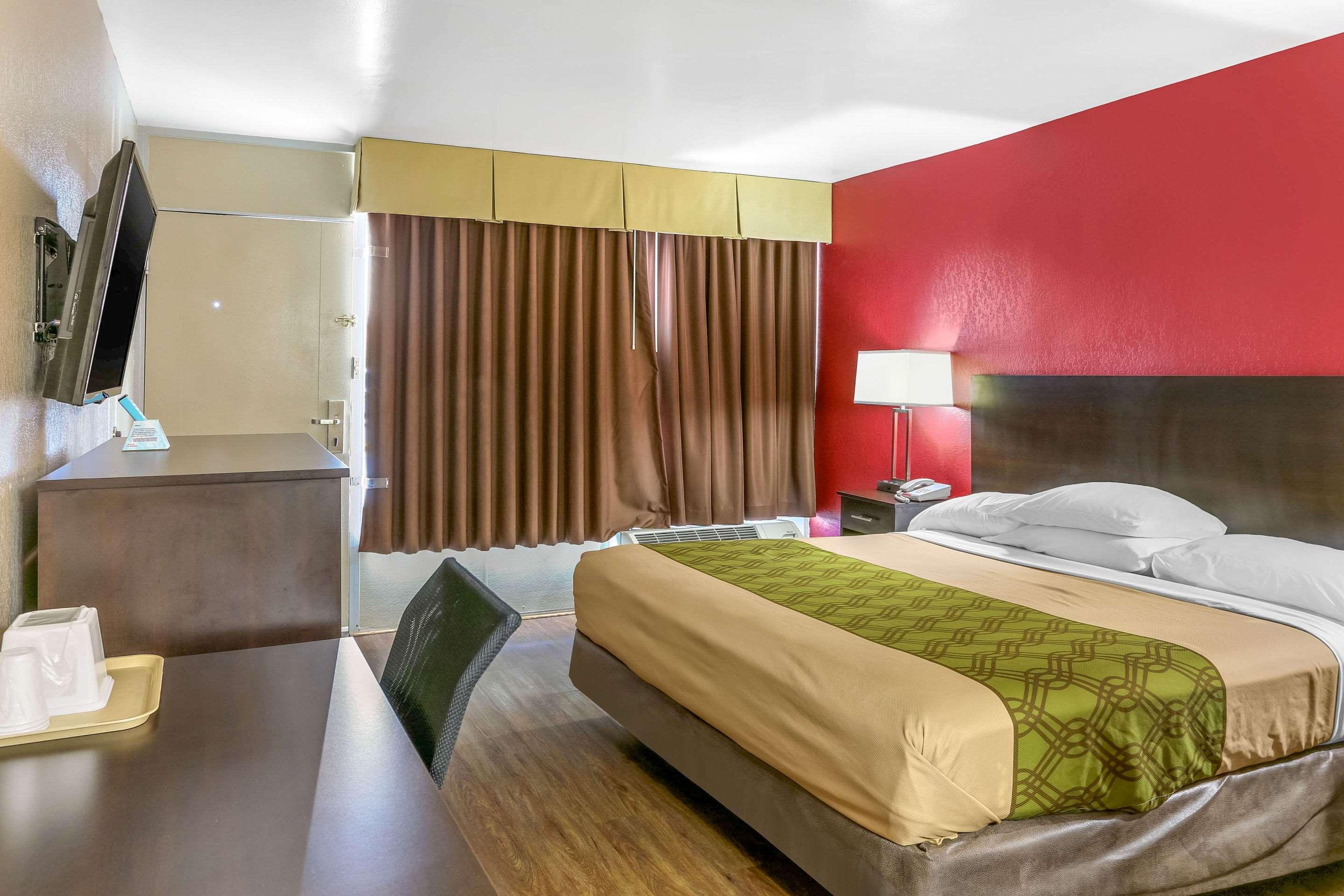 Shorewood Econo Lodge מראה חיצוני תמונה
