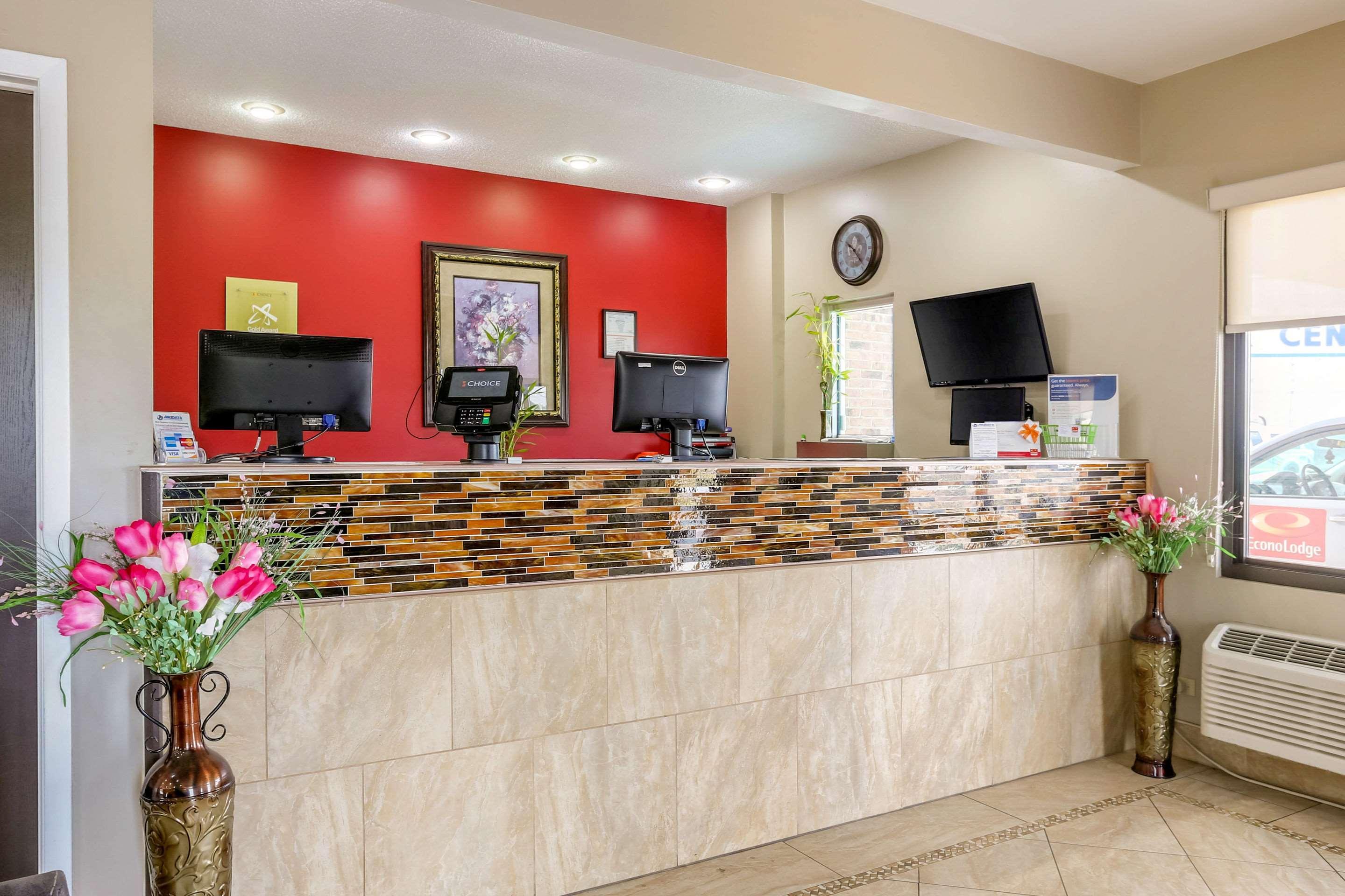 Shorewood Econo Lodge מראה חיצוני תמונה