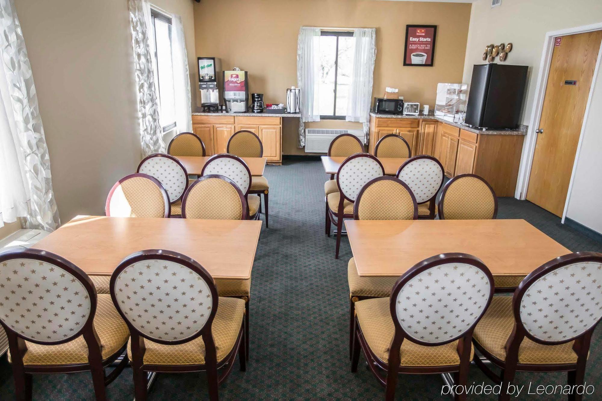 Shorewood Econo Lodge מראה חיצוני תמונה
