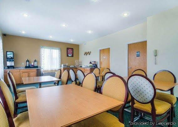 Shorewood Econo Lodge מראה חיצוני תמונה